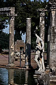 Villa Adriana - Canopo e Serapeo, uno dei complessi pi originali e spettacolari della villa.
